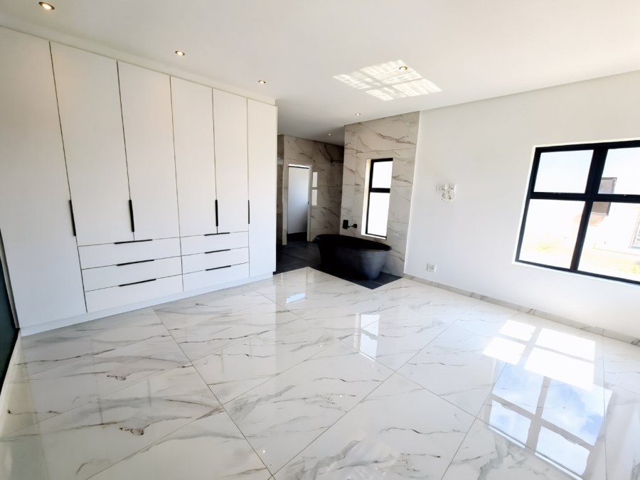 4 Bedroom Property for Sale in Sandown Western Cape